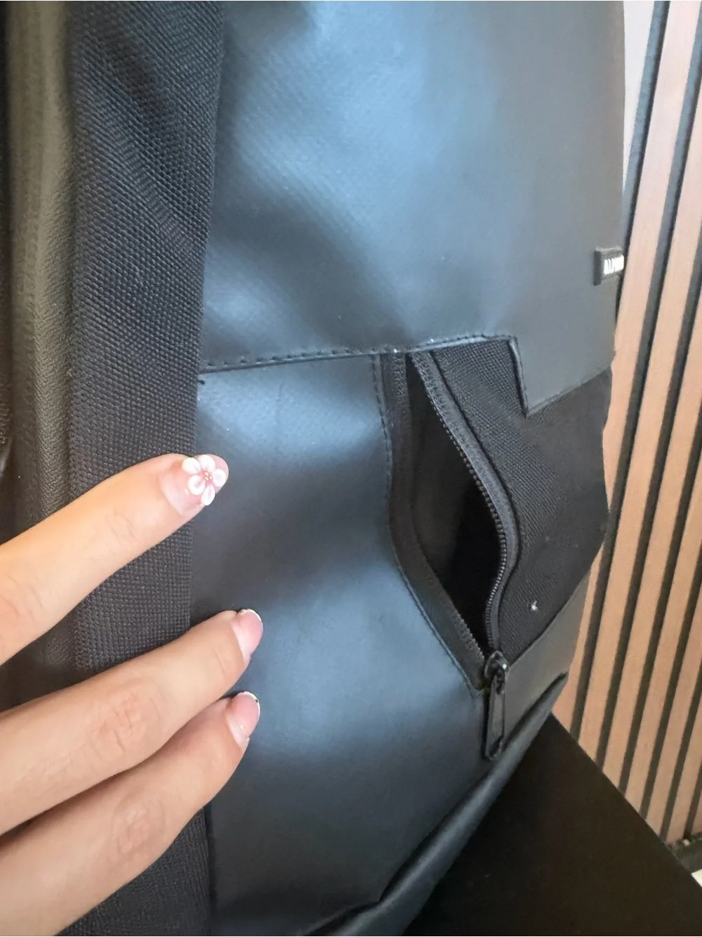 Alphalete Black Men's Sleek Front-Zip Backpack